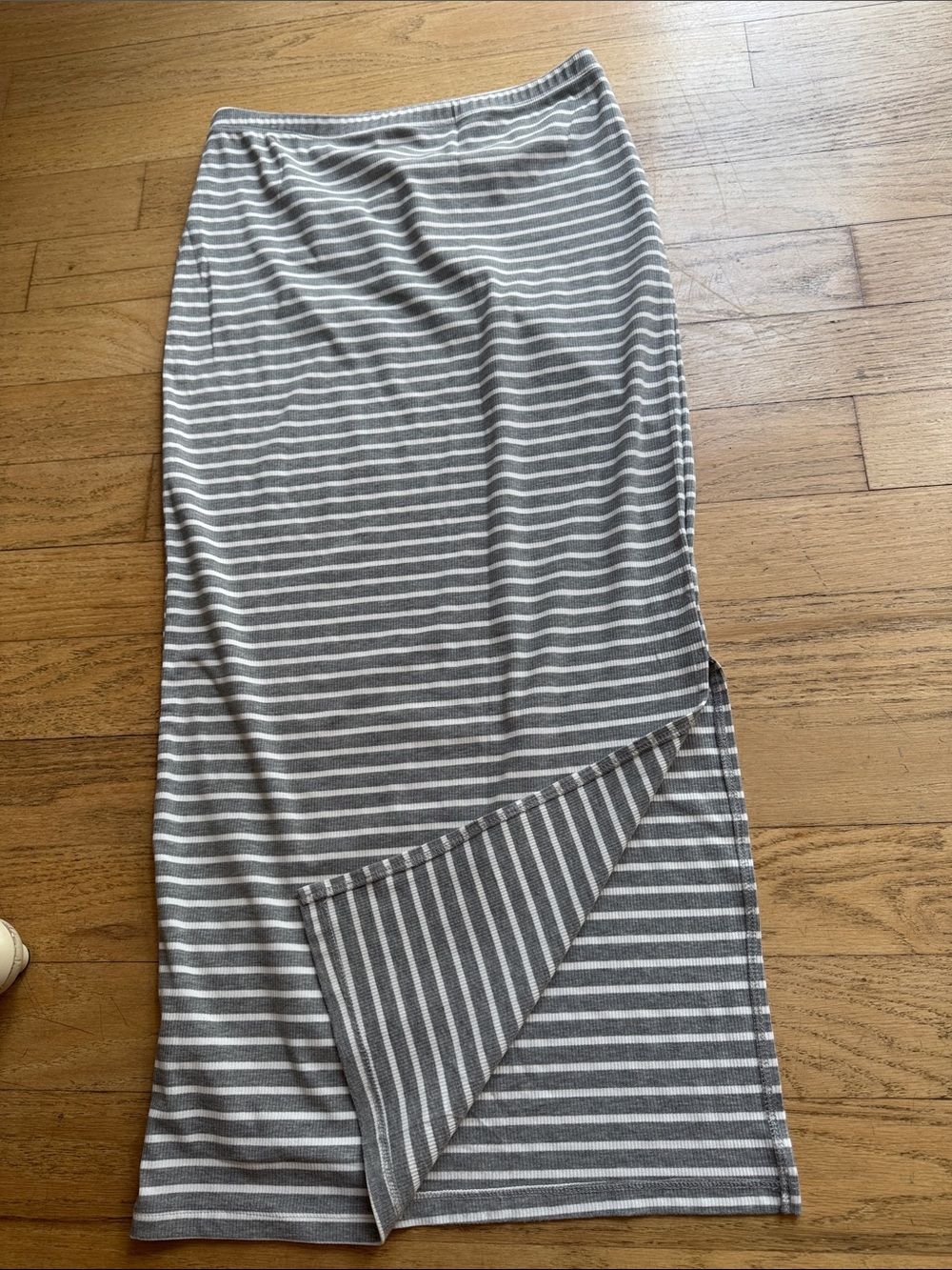 Striped Grey & White Knit split slit long skirt, size large - Picture 5 of 8